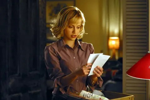 Маленькая черная книжка — кадр 3