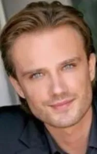 Вэл Мариян