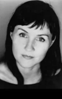 Эстер Холл